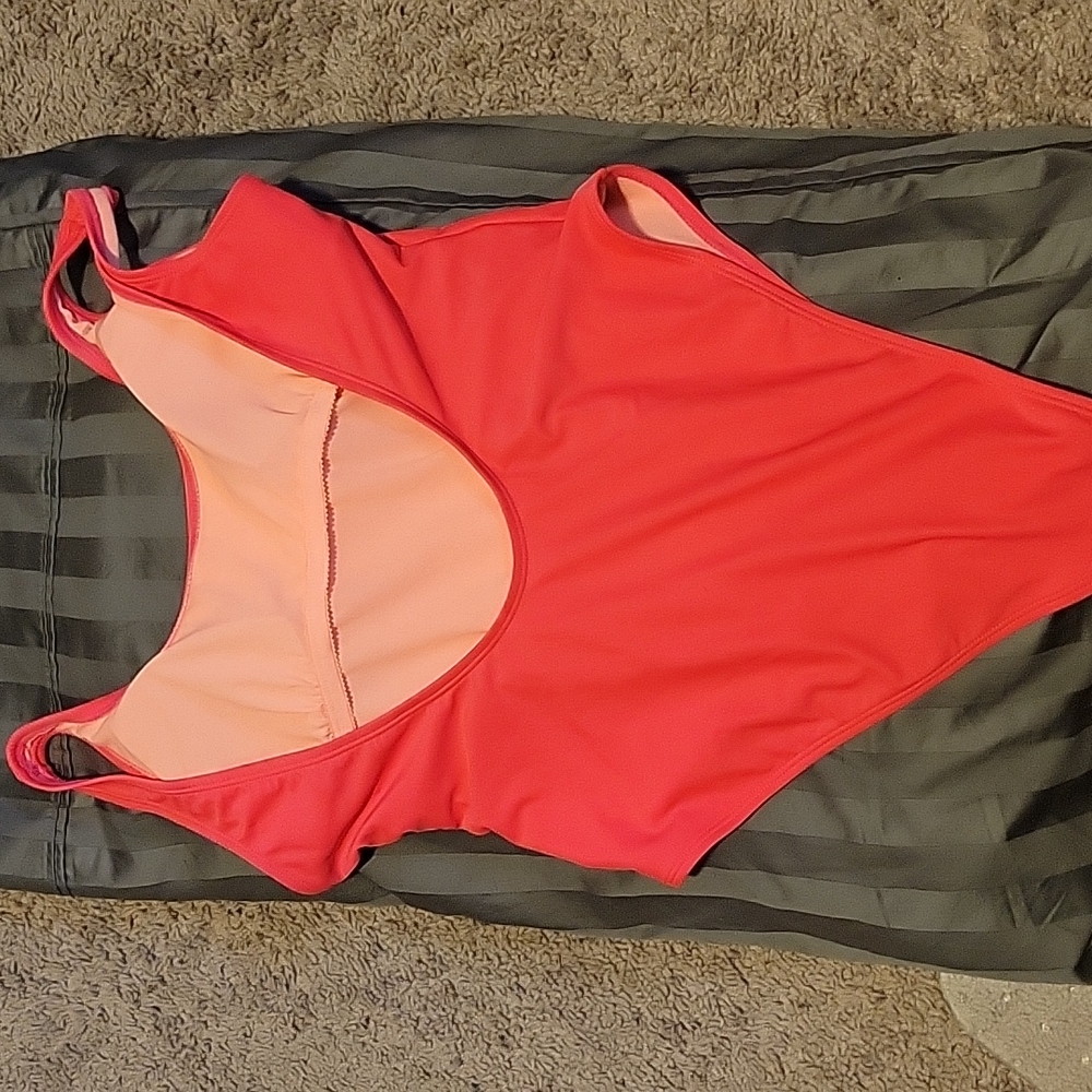 Hot pink one piece - Picture 3 of 7